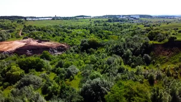 Vue Aérienne Par Drone Survol Paysage Technogénique Parmi Les Champs — Video