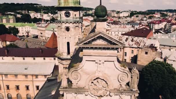 Flygdrönare Syn Flygande Över Den Katolska Katedralen Bernardinska Kyrkan Lviv — Stockvideo