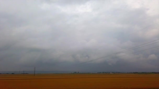 Stromleitungen Ländliche Landschaft Landwirtschaftliche Flächen Ukraine — Stockvideo