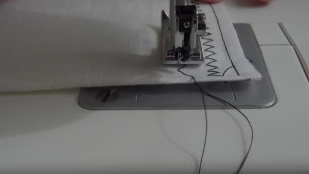 Máquina Coser Con Tela Hilo Primer Plano — Vídeo de stock