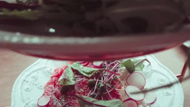 Soporte Buffet Con Aperitivos Salmón Salado Aguacate Mezcla Ensaladas Panqueques — Vídeos de Stock