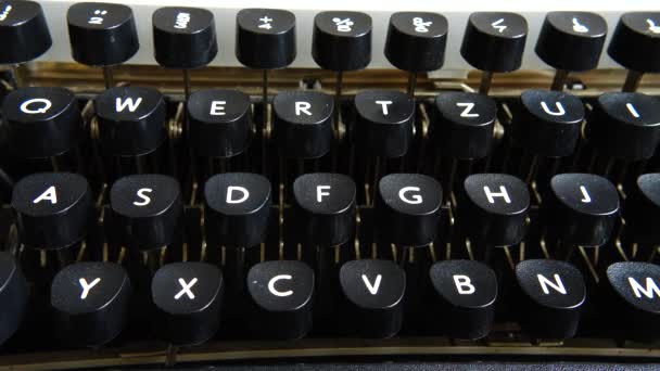 Vintage Skrivemaskin Keys Closeup – stockvideo