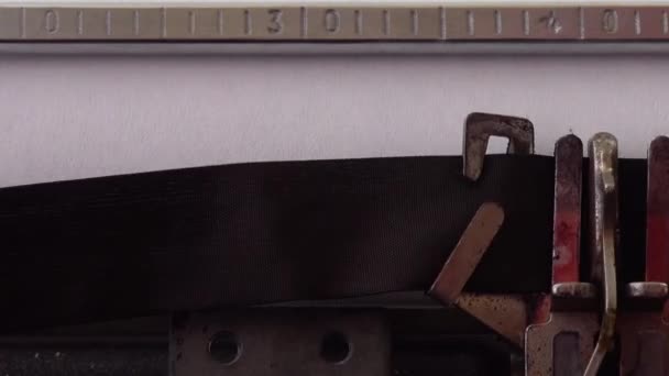Dactylographier Les Lettres Alphabet Sur Une Machine Écrire Rétro Gros — Video