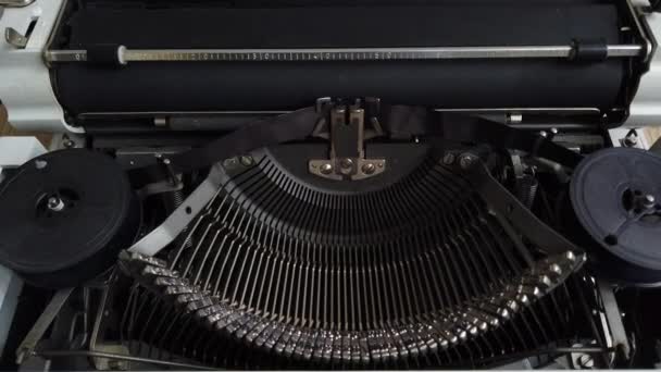 Mechanism Retro Typewriter Old Typewriter Hammers Close — Stock Video