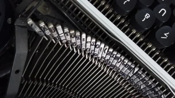 Mechanisme Van Een Retro Schrijfmachine Oude Typemachines Sluiten — Stockvideo