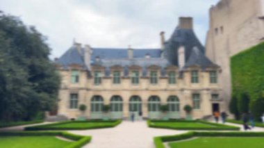 XIII. Louis tarzındaki Hotel de Sully malikanesi, Marais bölgesi, 4. bölge. 1967 yılından beri Ulusal Anıtlar Merkezi 'ne ev sahipliği yapmaktadır. Paris, Fransa. Odaklanamıyorum.