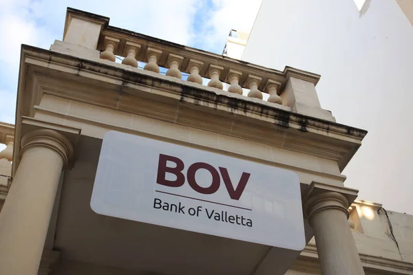 Valletta, Malta - 20 Ekim 2020 Valletta Bankası şubesi. BOV bir Malta bankası ve finans hizmetleri şirketidir, Malta 'nın en eski ve en büyük finansal hizmet sağlayıcılarından biridir.