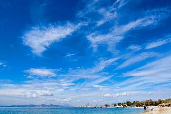 Athènes Quartiers Plage Bleue Avec Sable Doré Ciel Immense — Photo