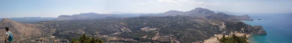 ギリシャのロードス島からの美しいパノラマの山の景色 — ストック写真