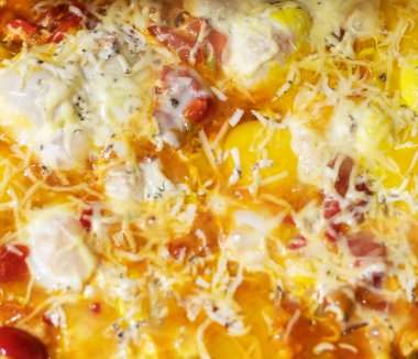 Domatesli Kızarmış Yumurta, Peynir ve Sebze, Düz Yat