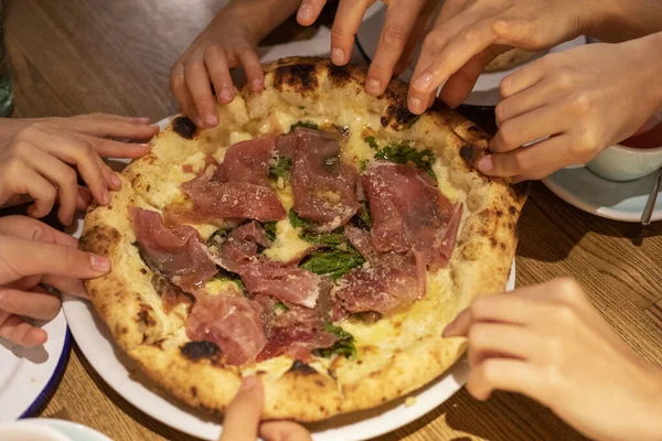 Take Hot Slices Pizza Prosciutto Spinach Parmesan Your Hands Same — Stock Photo, Image
