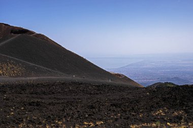 Etna Dağı 'ndan gündüz deniz manzarası. İtalya 'da seyahat.
