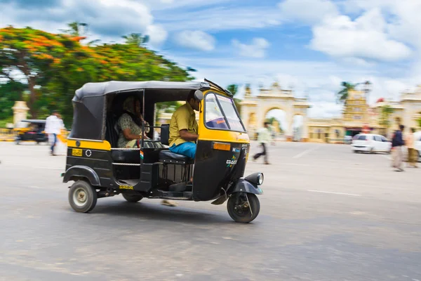 Auto Rickshaw in front of Mysore Palace.