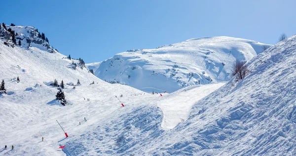 Hellingen op de skigebied — Stockfoto