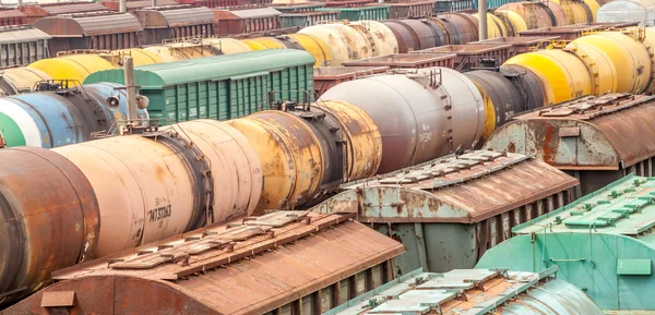 Many trains with cargo wagons — Stock Photo, Image