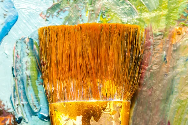 ペイント ブラシとオイル塗料 — ストック写真