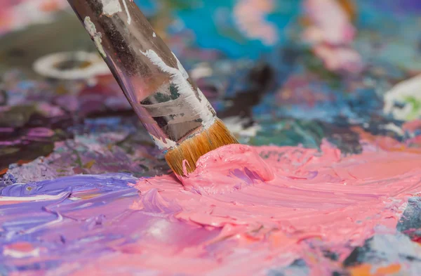 Boya fırçaları ve yağlı boya