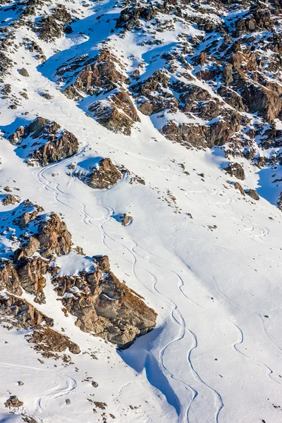 Pistas de esquí fuera de pista —  Fotos de Stock