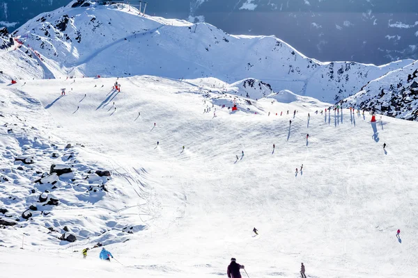 Vista hacia abajo pista de esquí — Foto de Stock