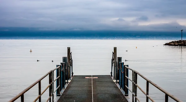 Pier on Geneva lake — Stock Photo, Image