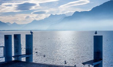 Cenevre Gölü ve Alpler güzel manzara