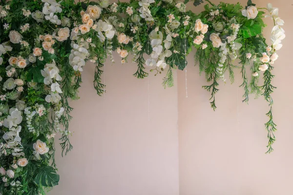 白色背景的花朵 婚礼装饰 — 图库照片#