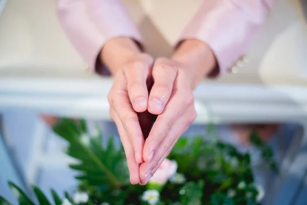 Mãos Para Rezar Pelo Noivo Cerimônia Casamento Tailândia — Fotografia de Stock
