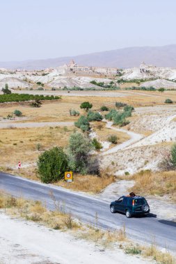 Türkiye 'nin Kapadokya dağlarında yol