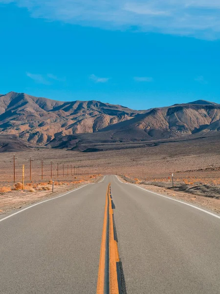 Чудова Пуста Дорога Долині Смерті Краєвидом Пагорби — стокове фото