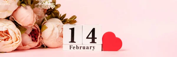 Flower Composition Hearts February Pink Background Wooden Calendar — Stock Photo, Image