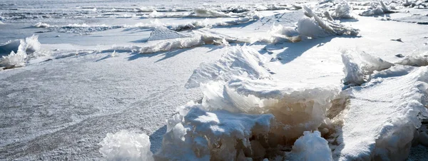 Den Snöiga Ytan Isig Flod Vinter Bakgrund — Stockfoto