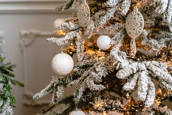 Decorazione Pino Albero Natale Presenta Nuovo Anno Casa Inverno Intrerier — Foto Stock