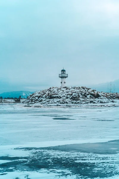 Зимний Вид Новый Стальной Маяк Набережной Реки Волги Городе Тольятти — стоковое фото