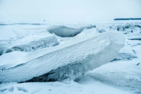 Enorma Istynor Från Den Blå Isen Frusen Sjö Frostig Januaridag — Stockfoto