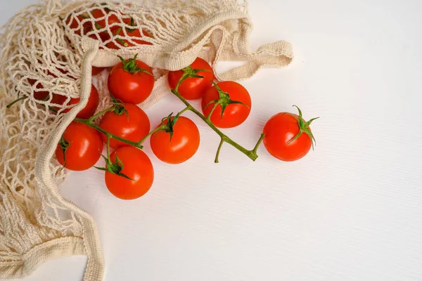 Vegetables Beige Utility Mesh Bag Zero Waste Concept Tomatoes Red — Stock Photo, Image