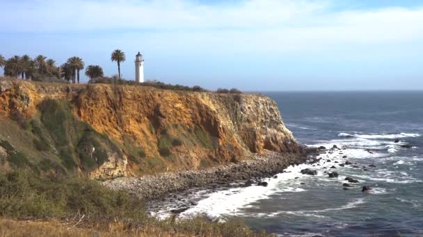 Video Oceanfront Fyr Nära Los Angeles — Stockvideo