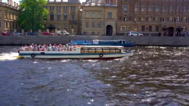Videó Csatorna Hajókirándulások Népszerű Turisztikai Attrakció Szentpétervár Oroszország Június 2021 — Stock videók