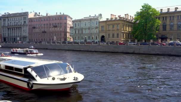 Video Kanalbootfahrten Eine Beliebte Touristenattraktion Sankt Petersburg Russland Juni 2021 — Stockvideo