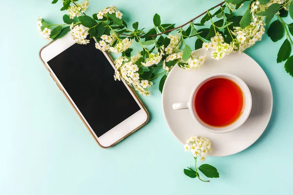 Fundo Minimalista Bonito Com Composição Floral Caneca Chá Espaço Cópia — Fotografia de Stock