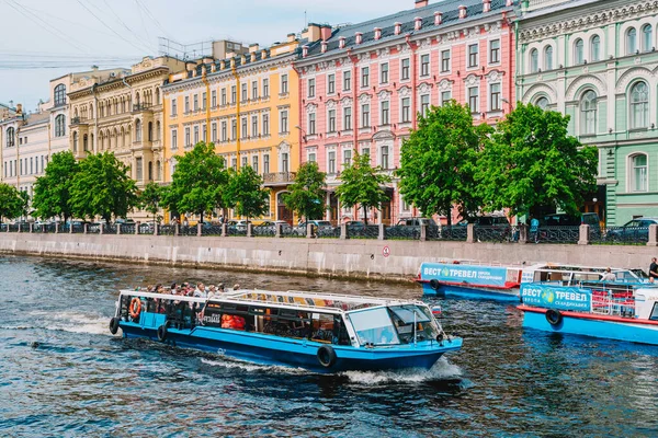 Panorama Ville Saint Pétersbourg Été Tours Bateau Touristique Sur Rivière — Photo