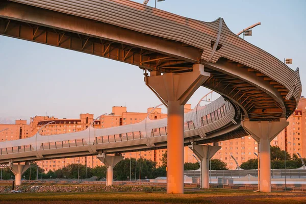 Αυτοκινητόδρομος Και Γέφυρα Βράδυ Αγία Πετρούπολη Ρωσία Ιουνίου 2021 — Φωτογραφία Αρχείου
