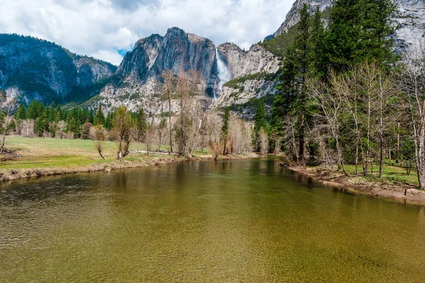 Paisagem Incrível Vista Para Rio Parque Nacional Yosemite Primavera — Fotografia de Stock