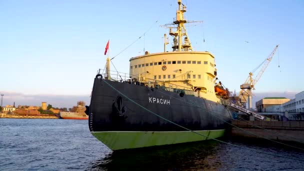 Video Icebreaker Krasin Râul Neva Sankt Petersburg Rusia Iunie 2021 — Videoclip de stoc