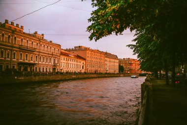 Gün batımında St. Petersburg seti..