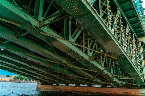 Μεταλλικές Κατασκευές Της Γέφυρας Στην Αγία Πετρούπολη — Φωτογραφία Αρχείου