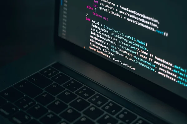Code Sur Écran Portable Nuit Concept Langage Programmation Swift Développement — Photo