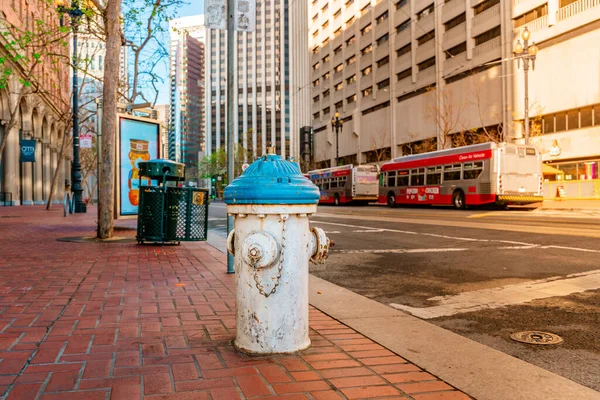 Vista Uma Rua Centro São Francisco Com Edifícios Negócios Meio — Fotografia de Stock