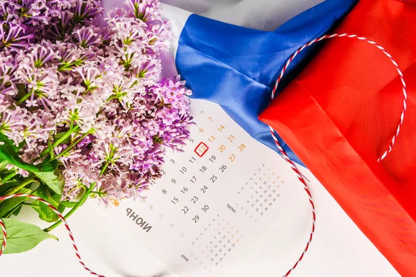 Знамя Празднованию Дня России Июня Календарь Сиренью Российским Флагом — стоковое фото