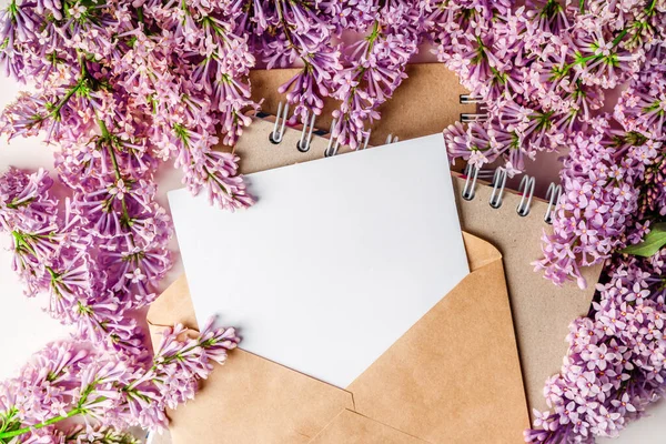 Uma Bela Composição Floral Bloco Notas Papel Vazio Para Texto — Fotografia de Stock