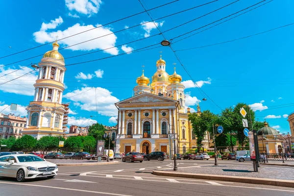 Φωτεινά Καλοκαιρινά Δρομάκια Της Αγίας Πετρούπολης Μια Τουριστική Πόλη Όμορφη — Φωτογραφία Αρχείου
